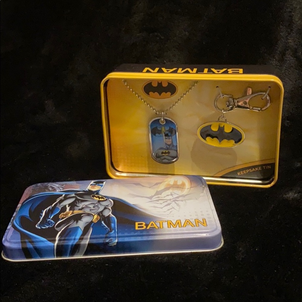 ✨ new in box! ✨ Batman dog tag & keychain